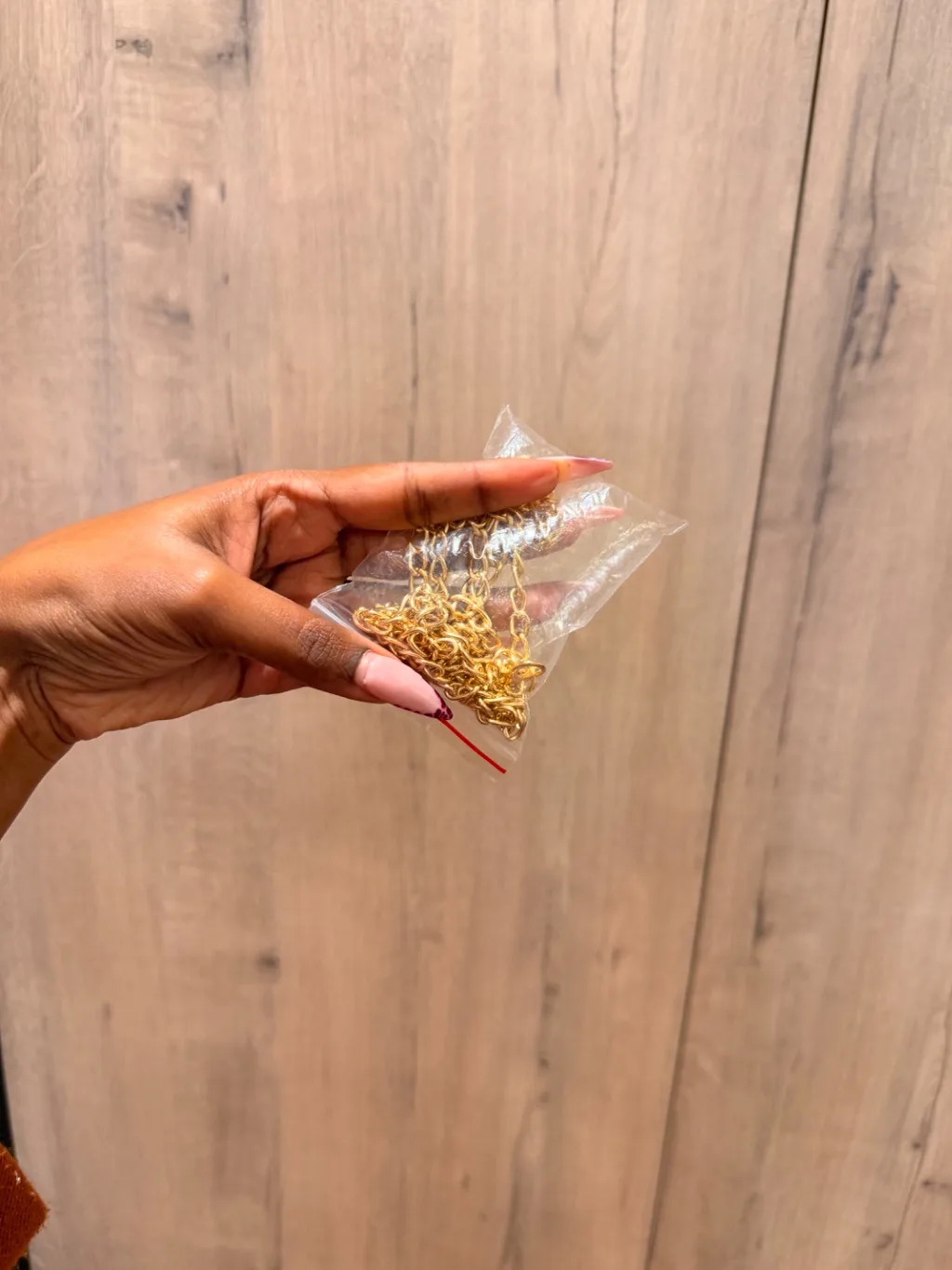 Acrylic clutch