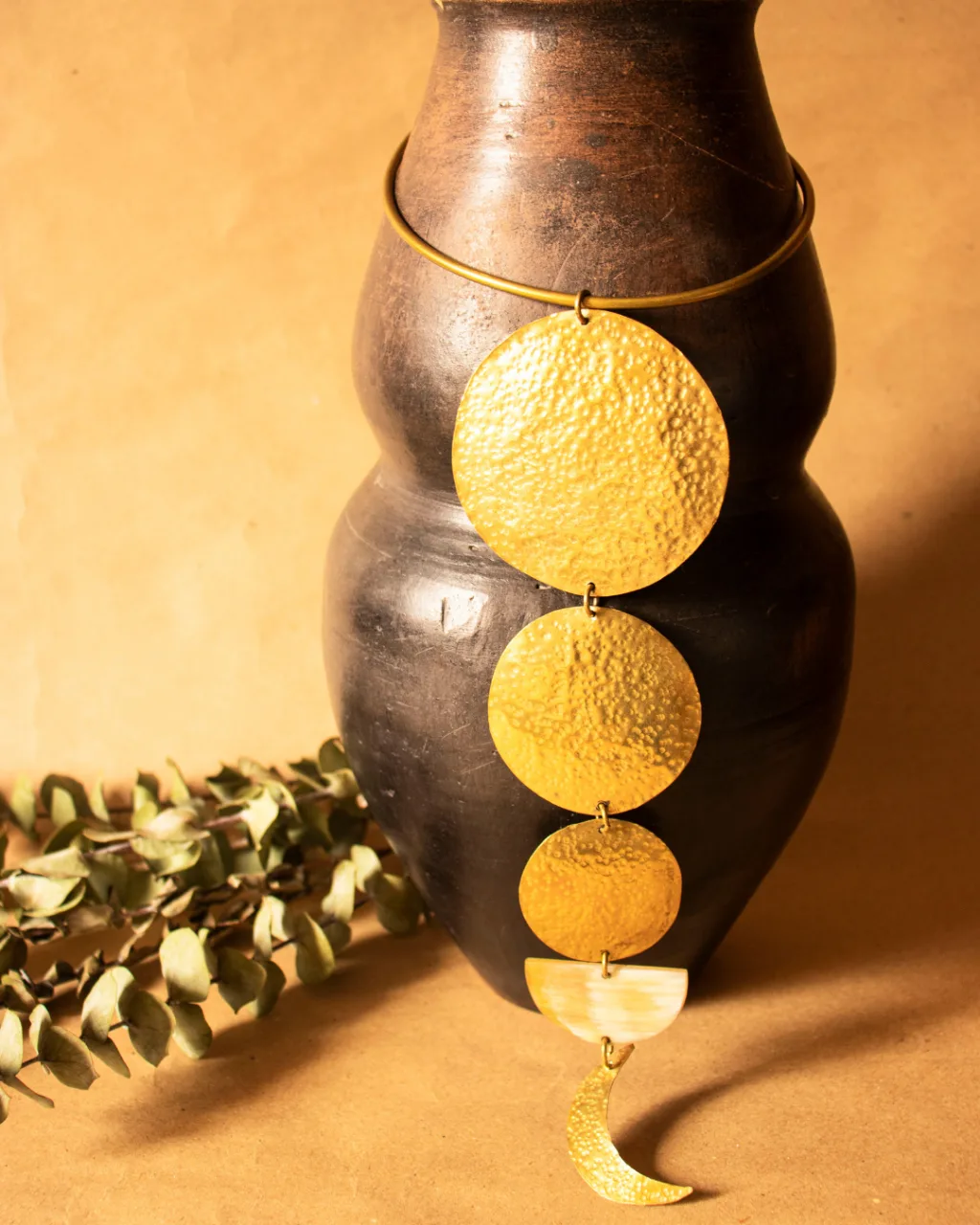 UMU NECKPIECE