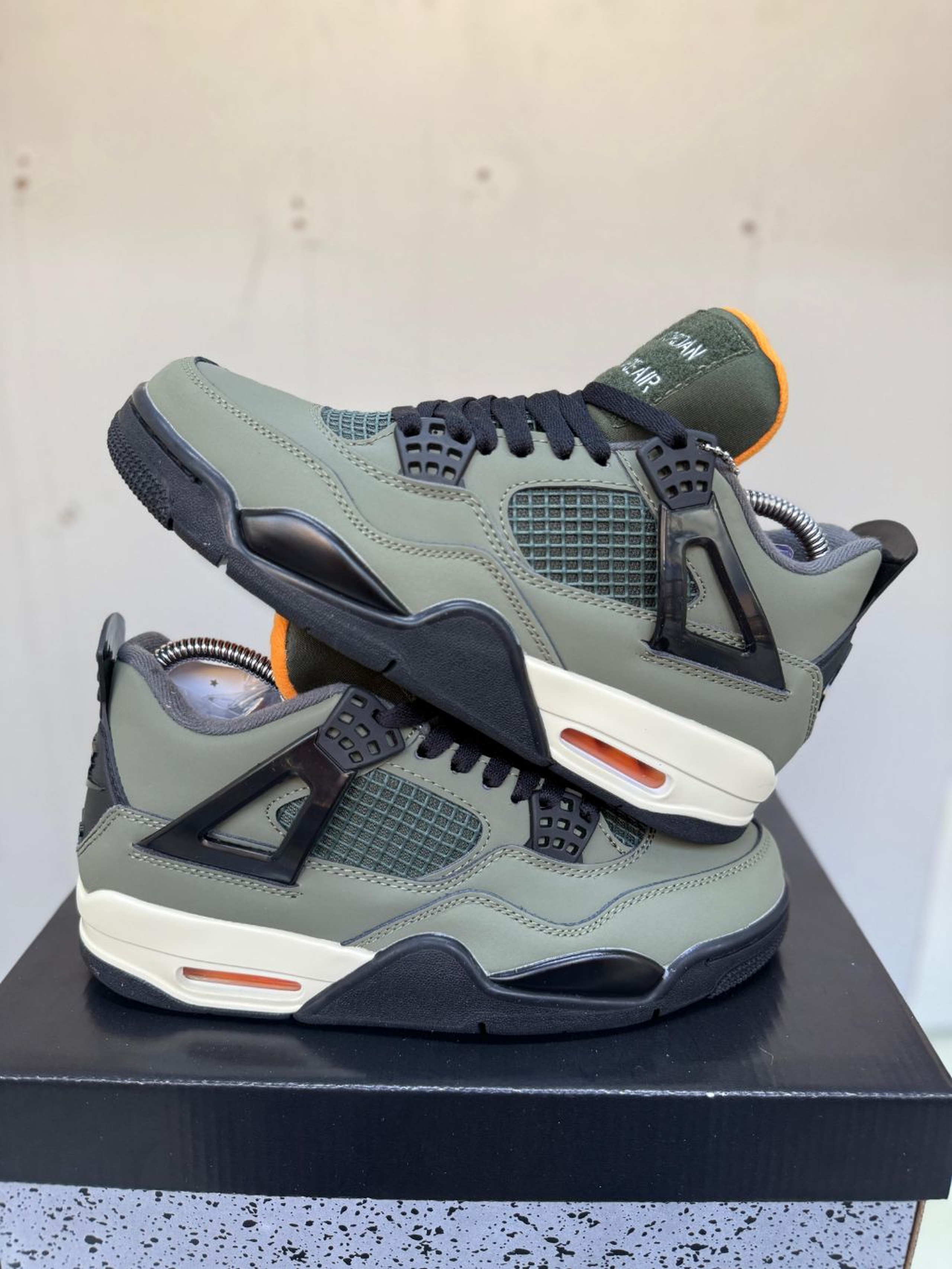 Air Jordan 4