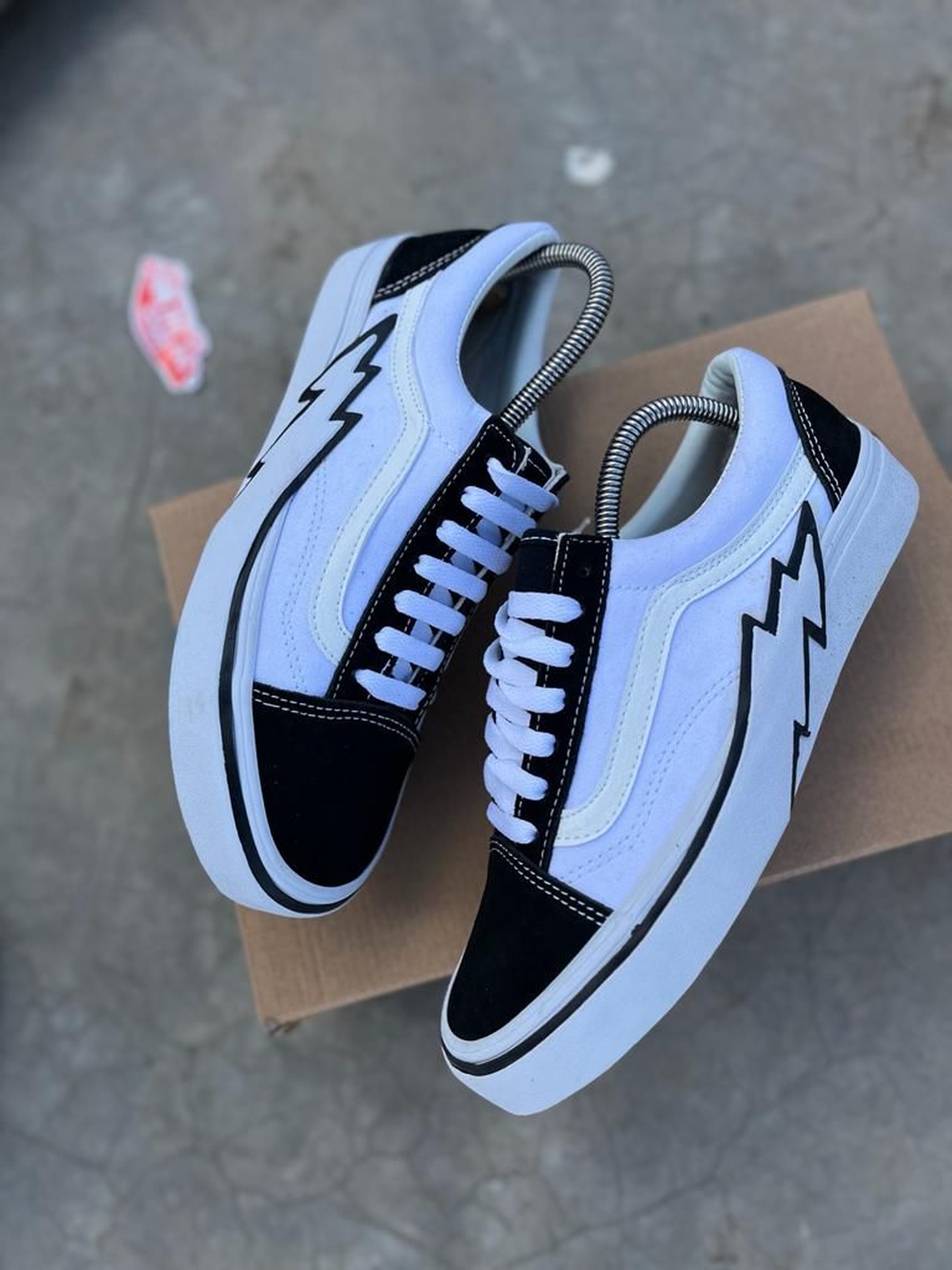 Vans skaters 