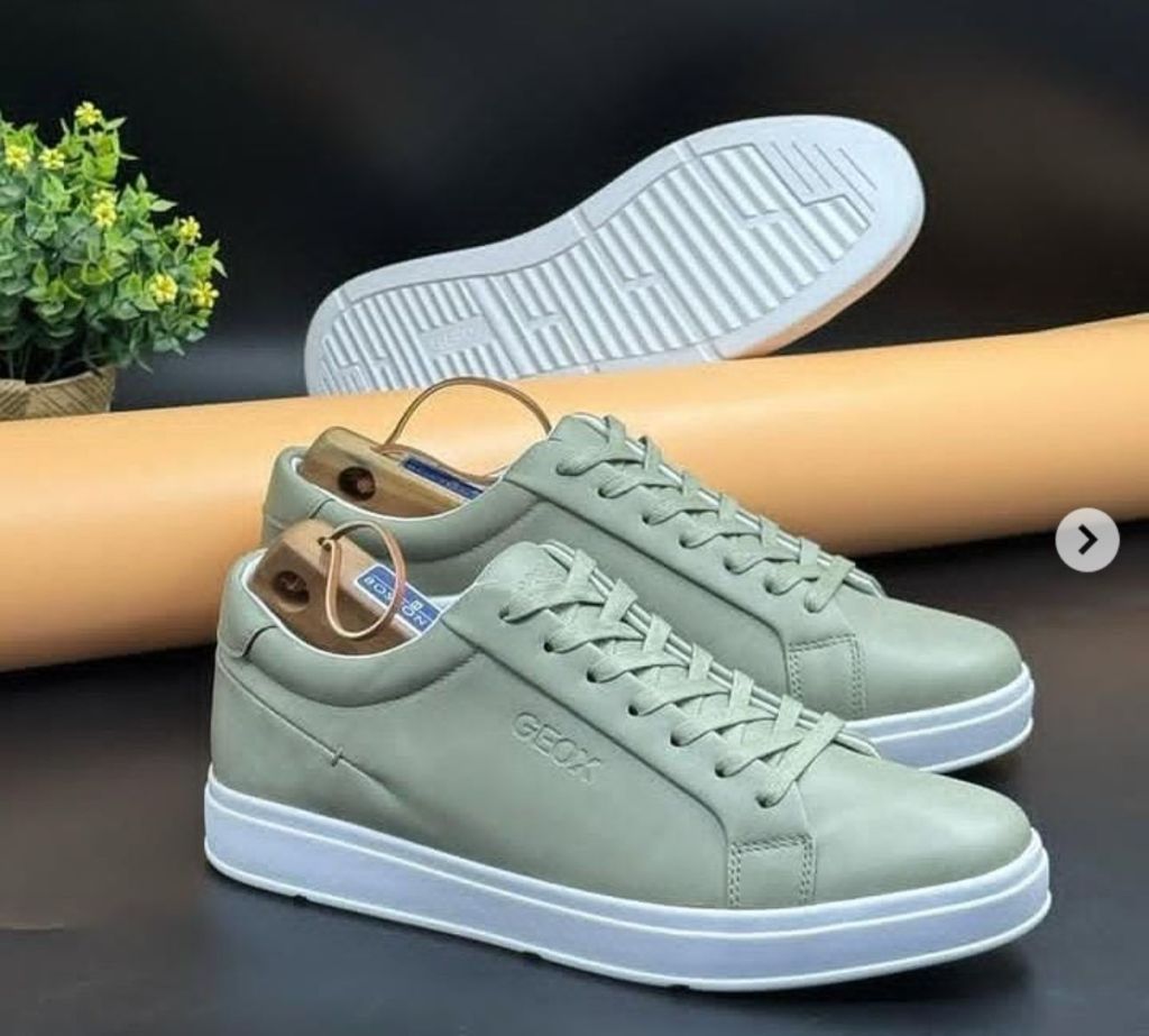 Casual sneakers 