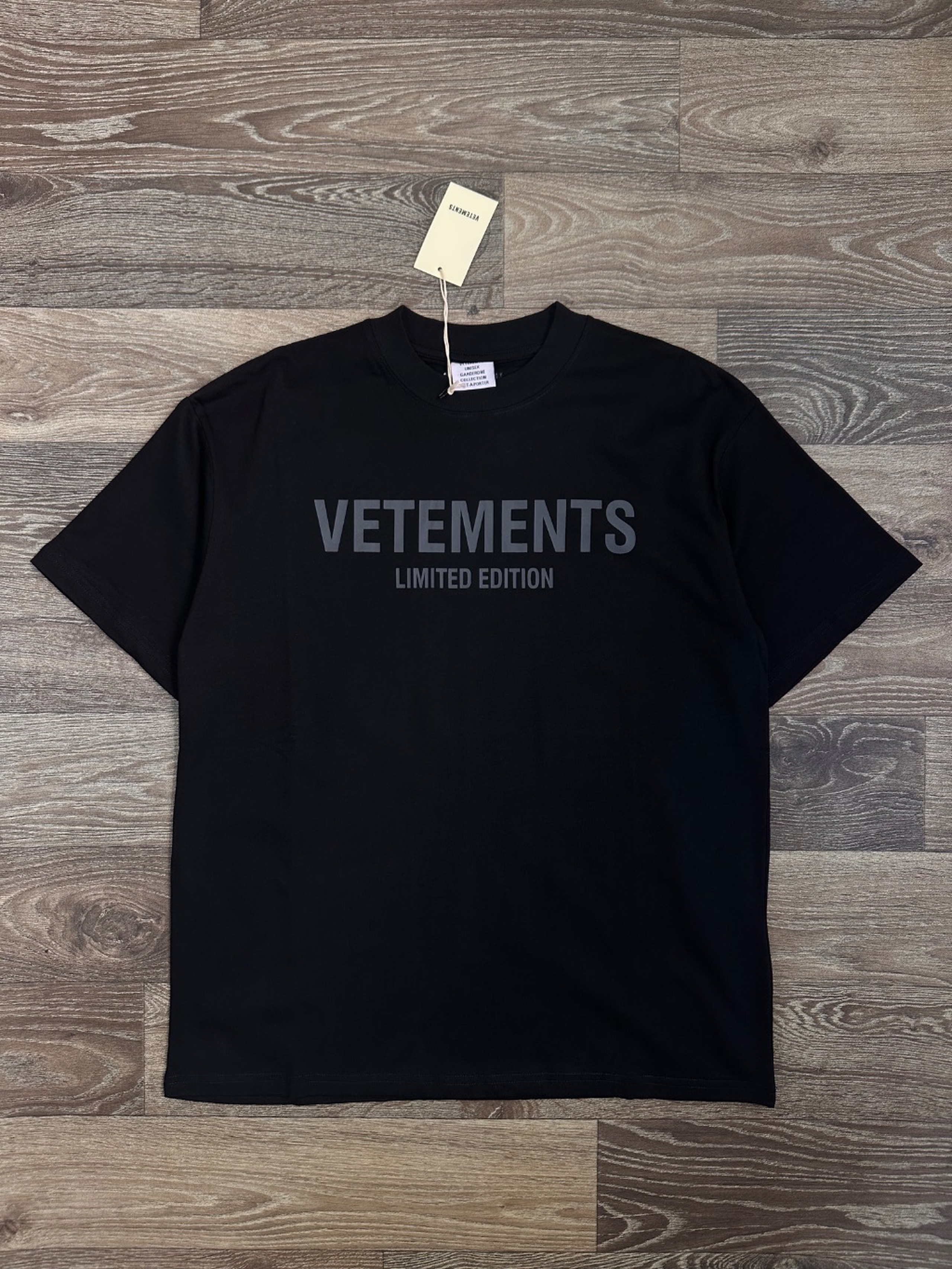 Vetements Limited edition tshirt