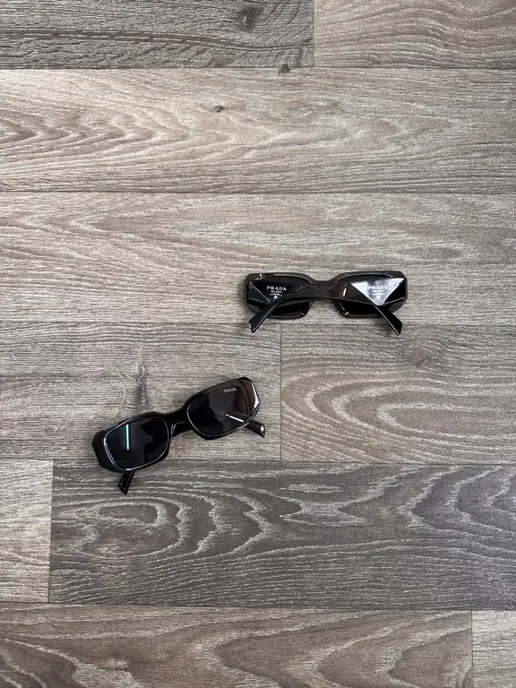 Prada 17ws Sunglasses