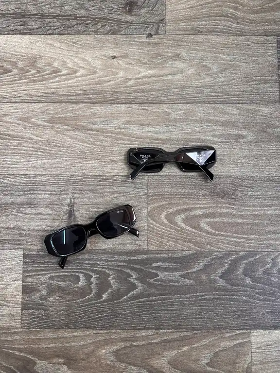 Prada 17ws Sunglasses