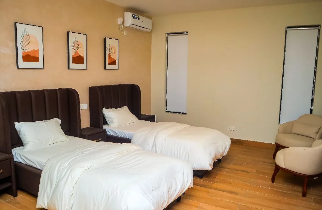 1 BED ROOM
