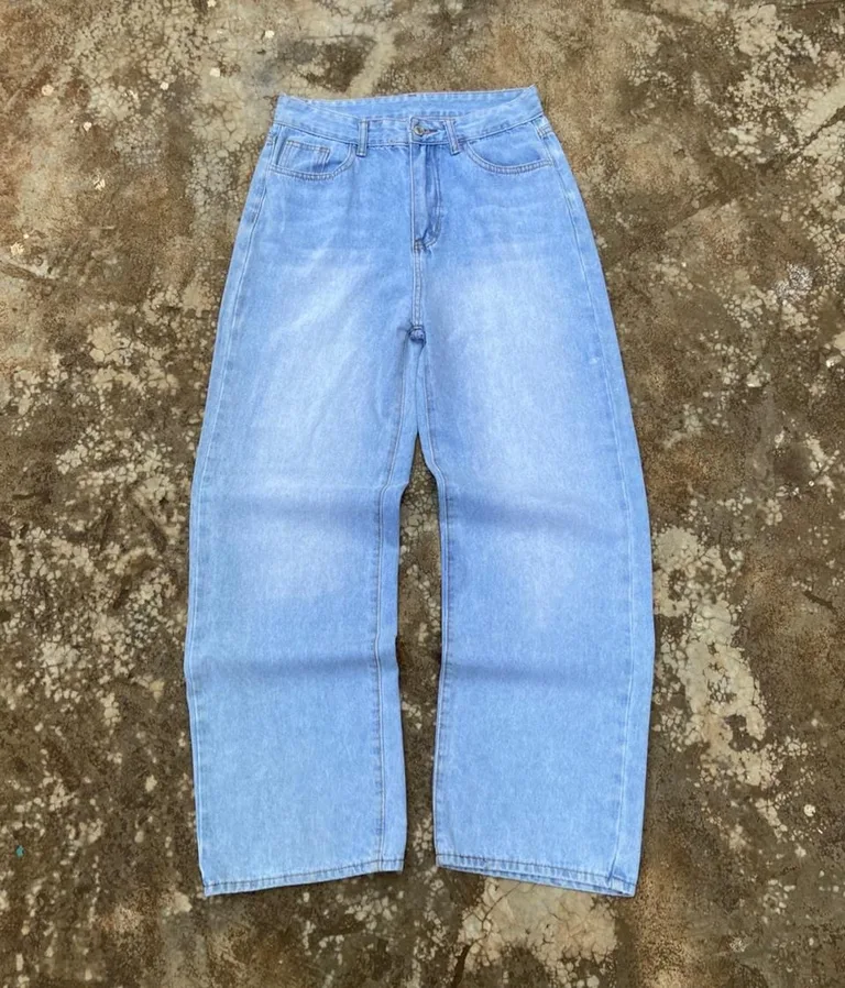 Y2K Barrel Leg Jeans - Light Wash | Wide-Leg Horseshoe Fit