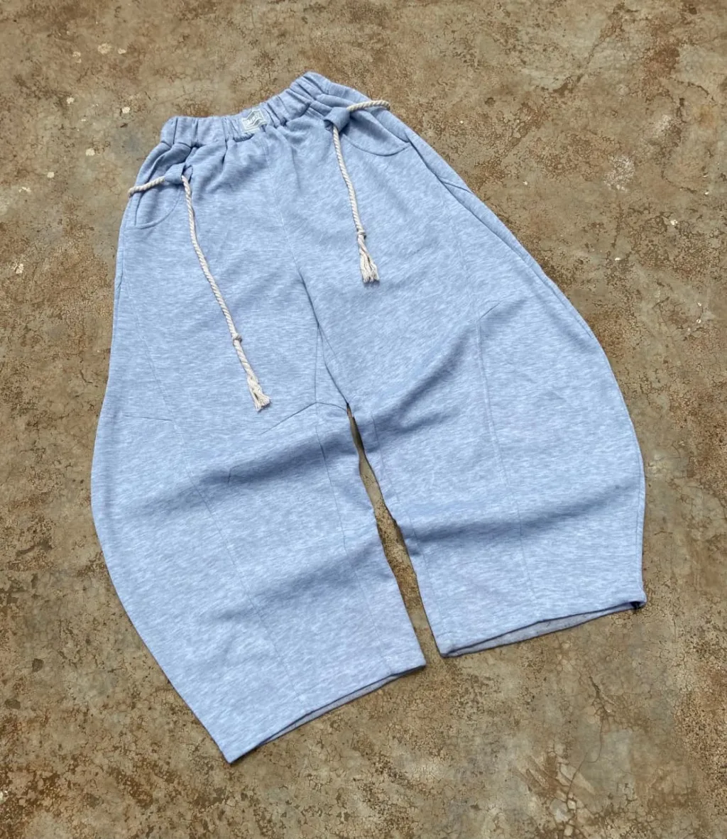 Oversized Barrel-Leg Sweatpants in Heather Grey