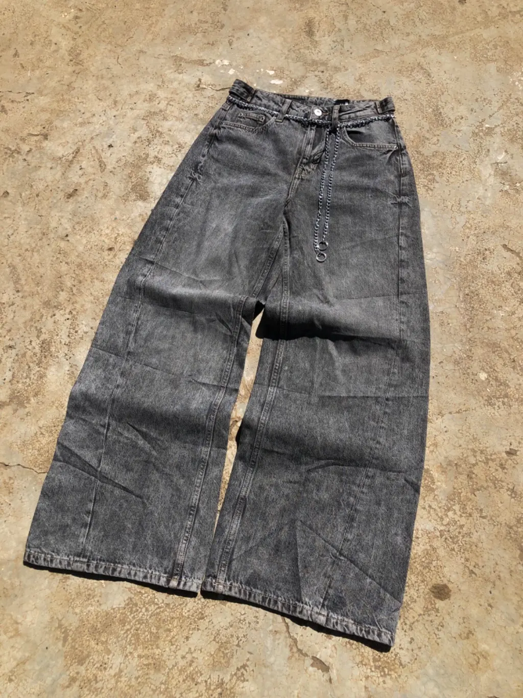 Grey Washed Balloon Jeans -Chain detail wide leg