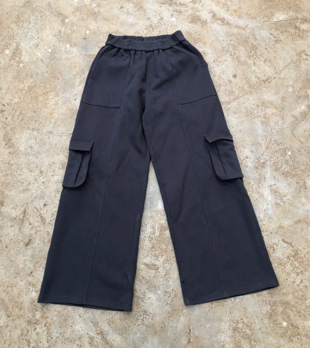 WIDE LEG CARGO PANTS 🖤 Elastic waist | Flap pockets | Relaxed fit