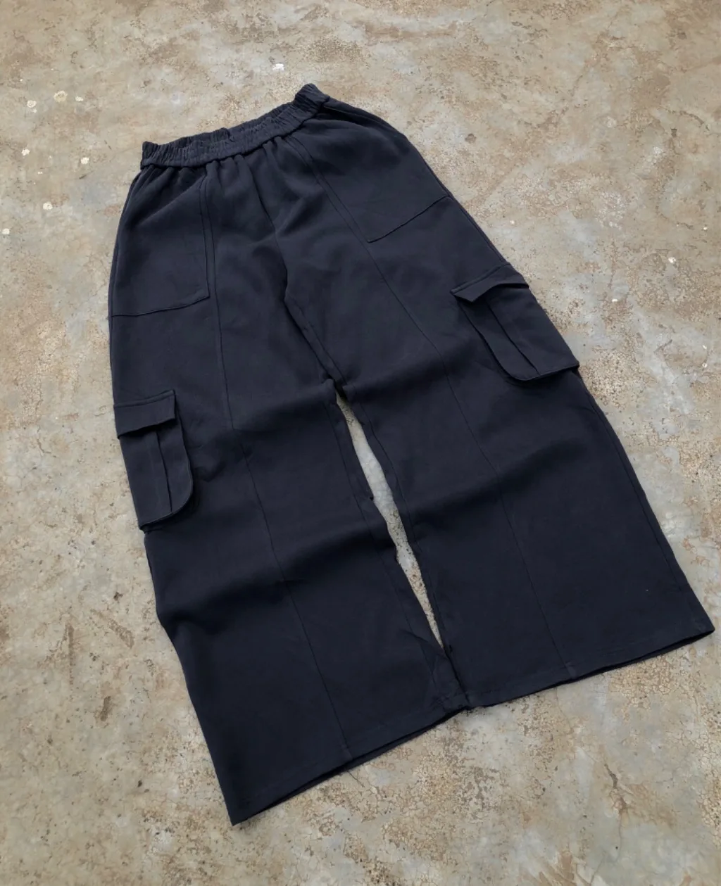 WIDE LEG CARGO PANTS 🖤 Elastic waist | Flap pockets | Relaxed fit