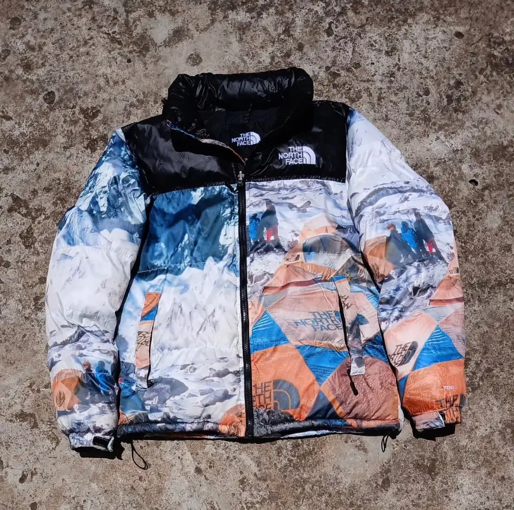 The North Face Mountain Print Puffer Jacket -L