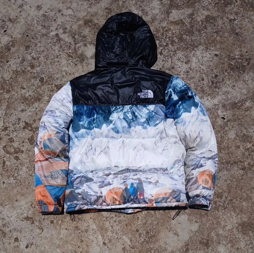 The North Face Mountain Print Puffer Jacket -L