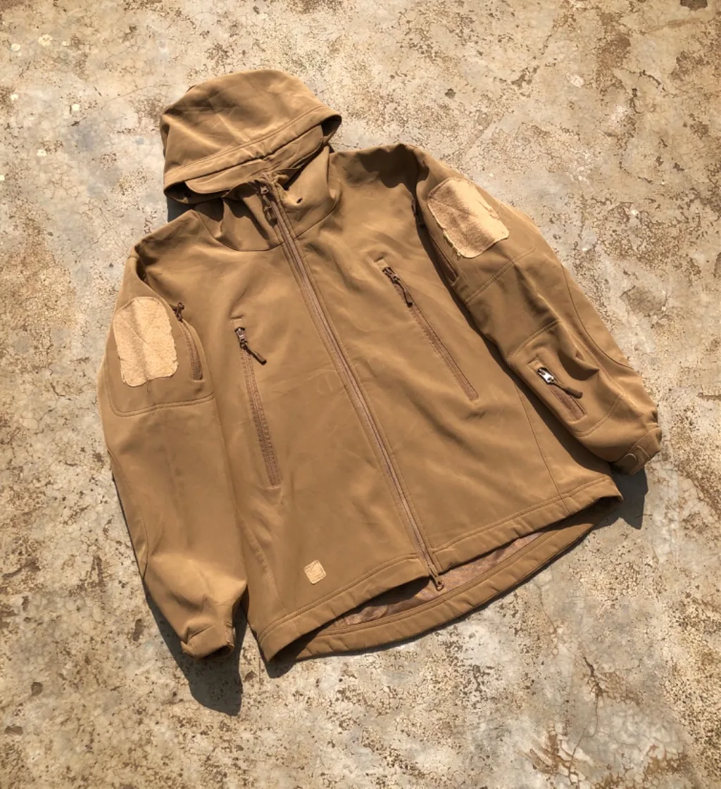 TACTICAL HOODED SOFT SHELL