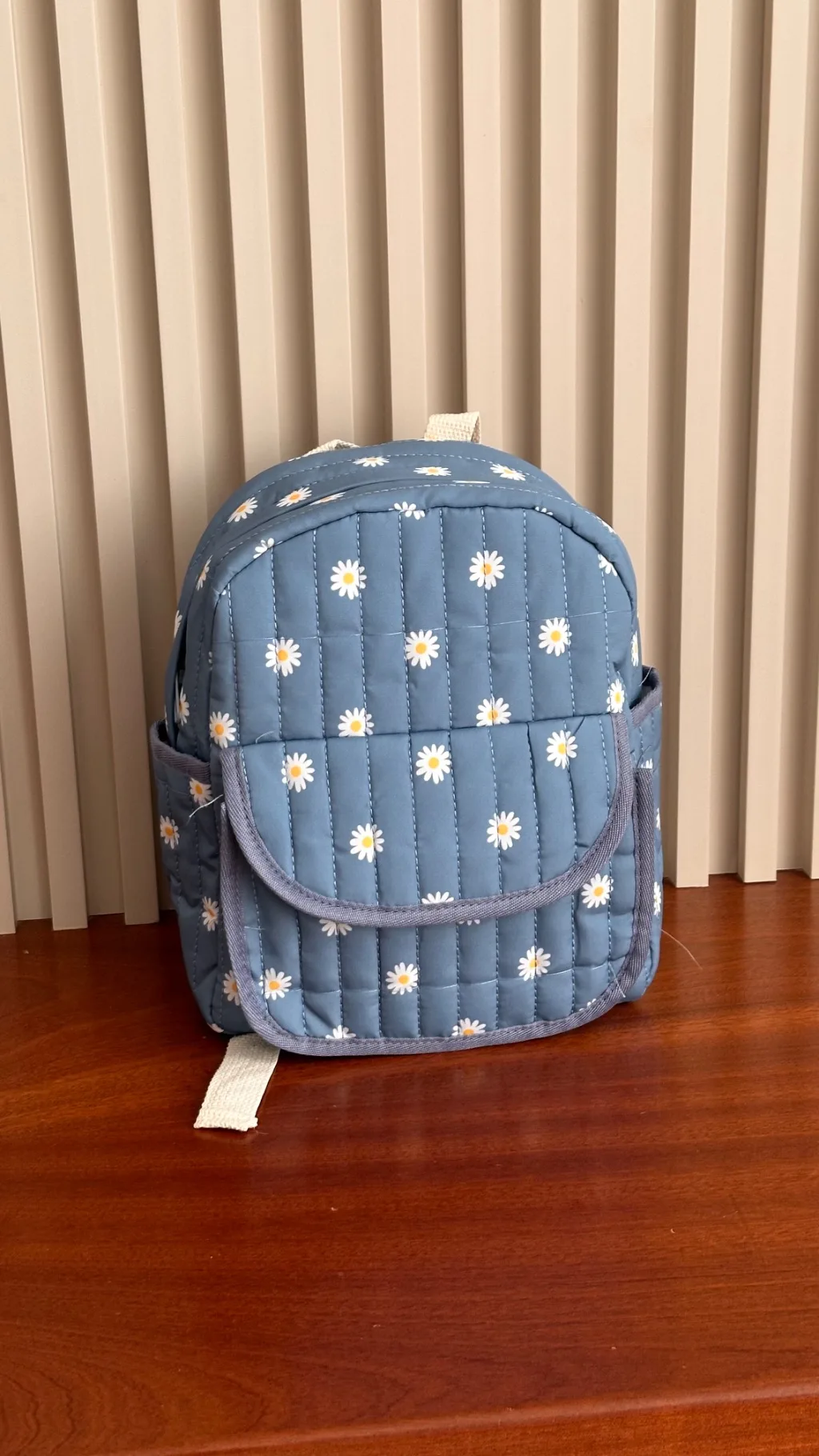 Blue preschooler bag with daisy flowers