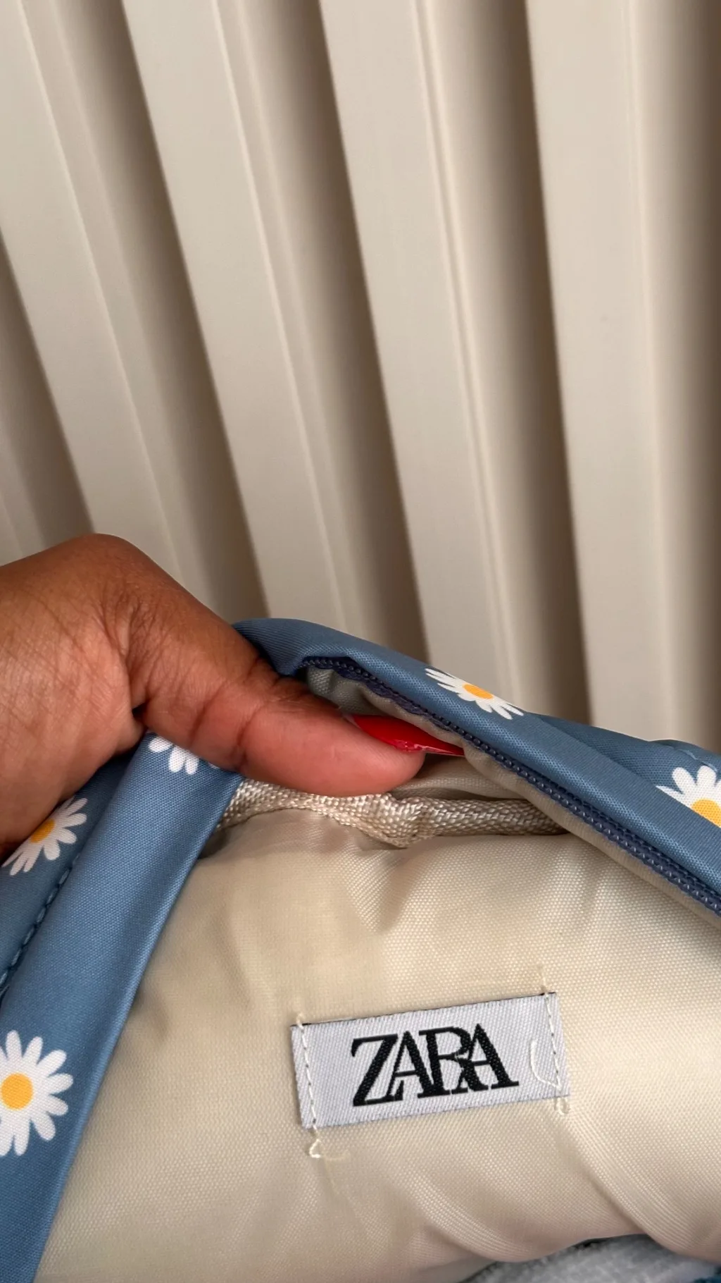 Blue preschooler bag with daisy flowers