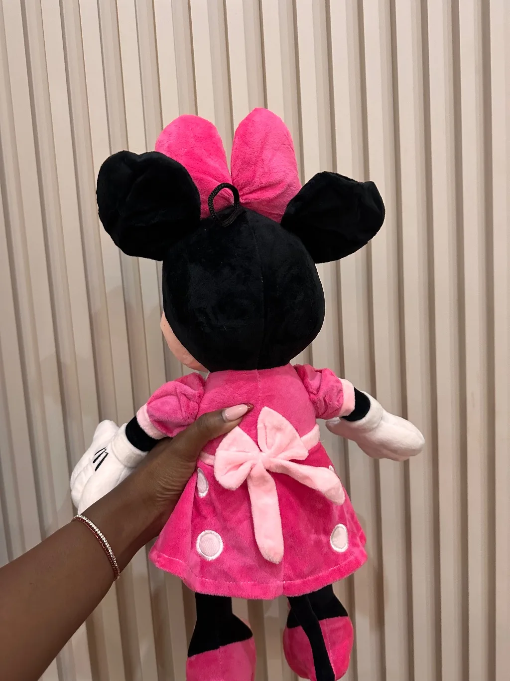pink Minnie Mouse plush toy. (50cm)