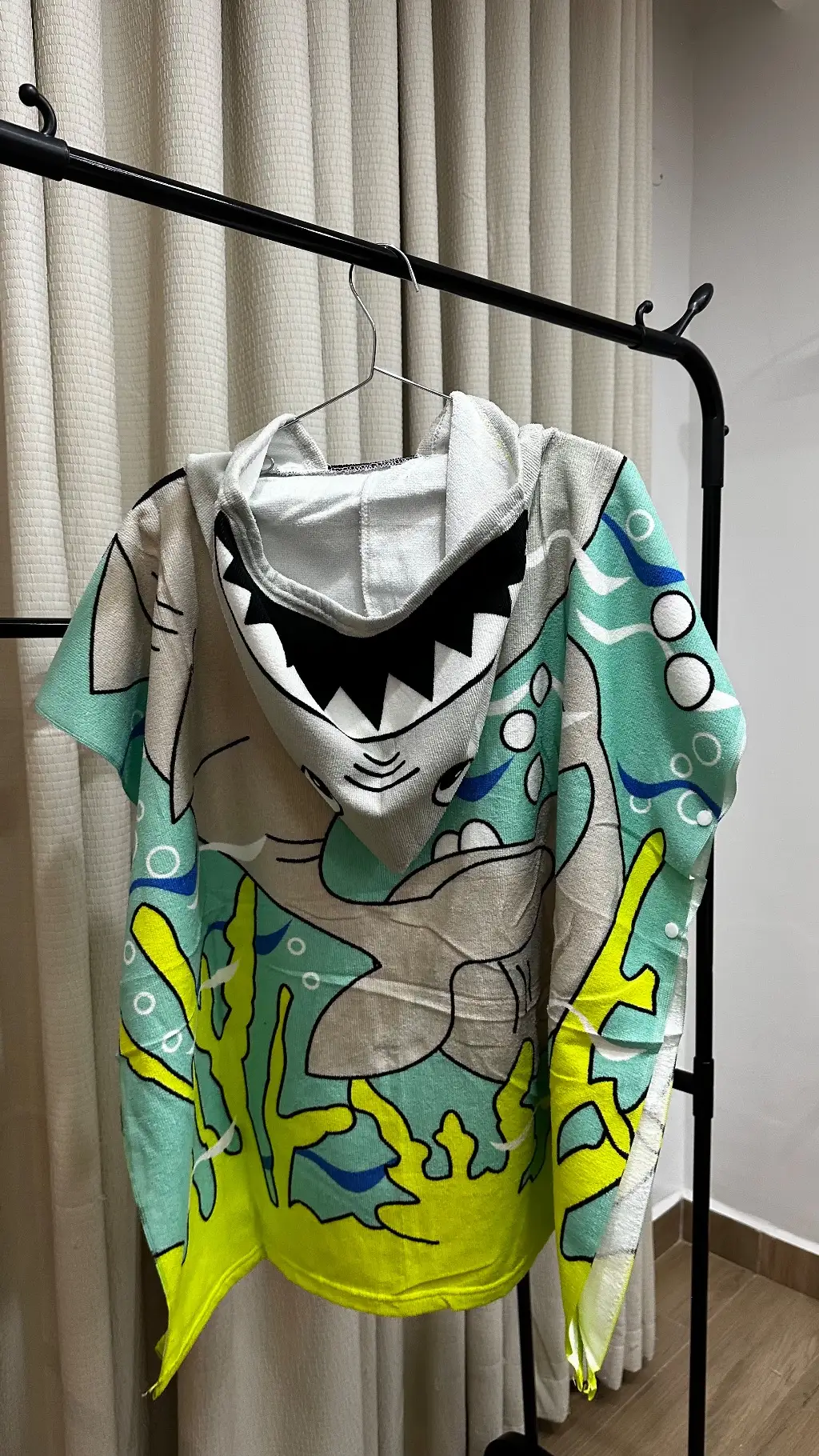 Shark Splash Hooded Swim Towel – 70 × 130 cm