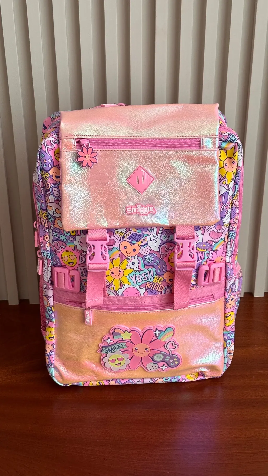SMILE Size: 45 × 30 × 13 cm BAG