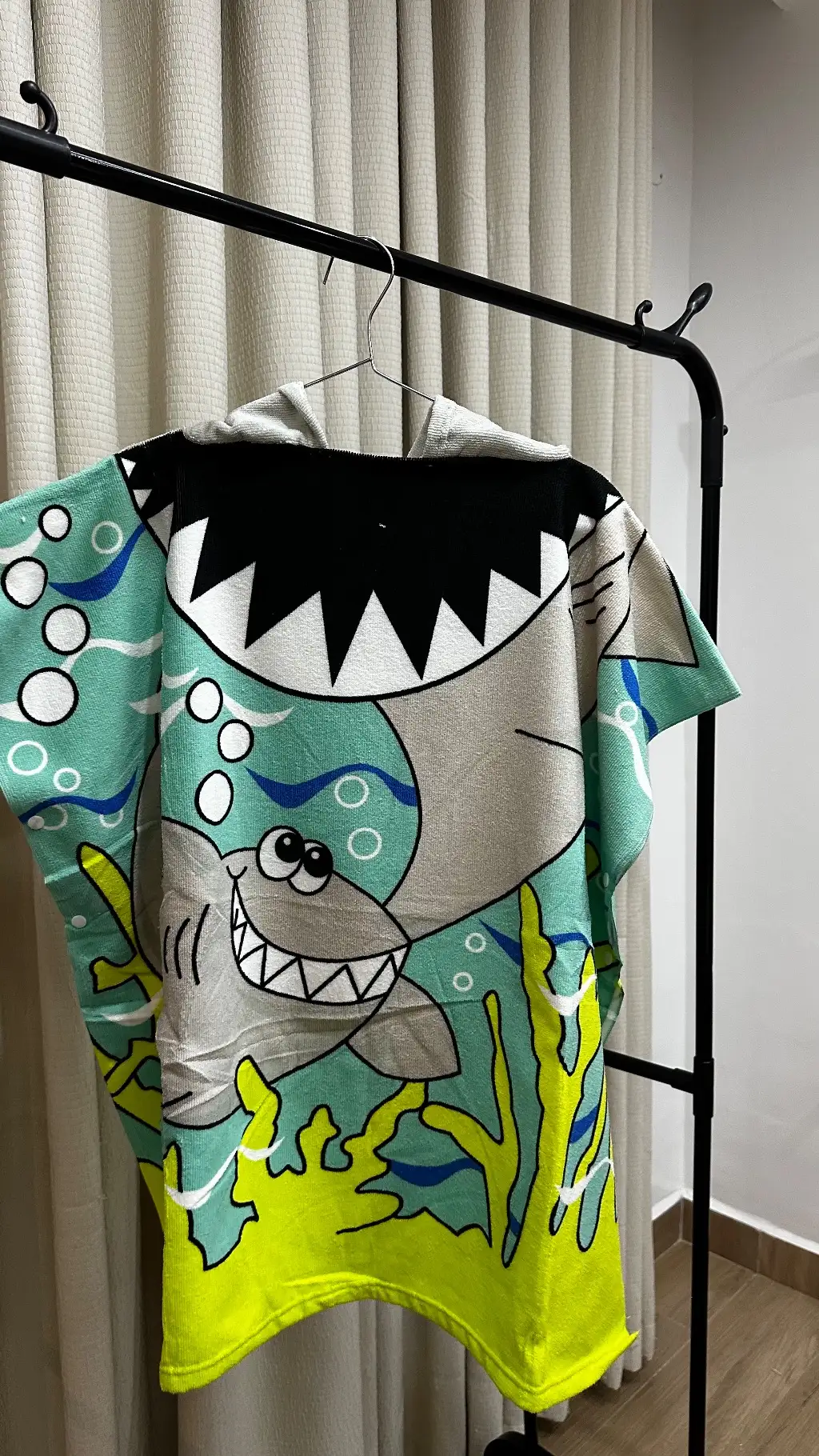 Shark Splash Hooded Swim Towel – 70 × 130 cm