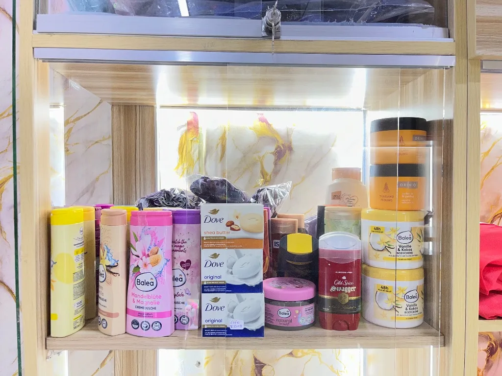 Medium Glass Display
