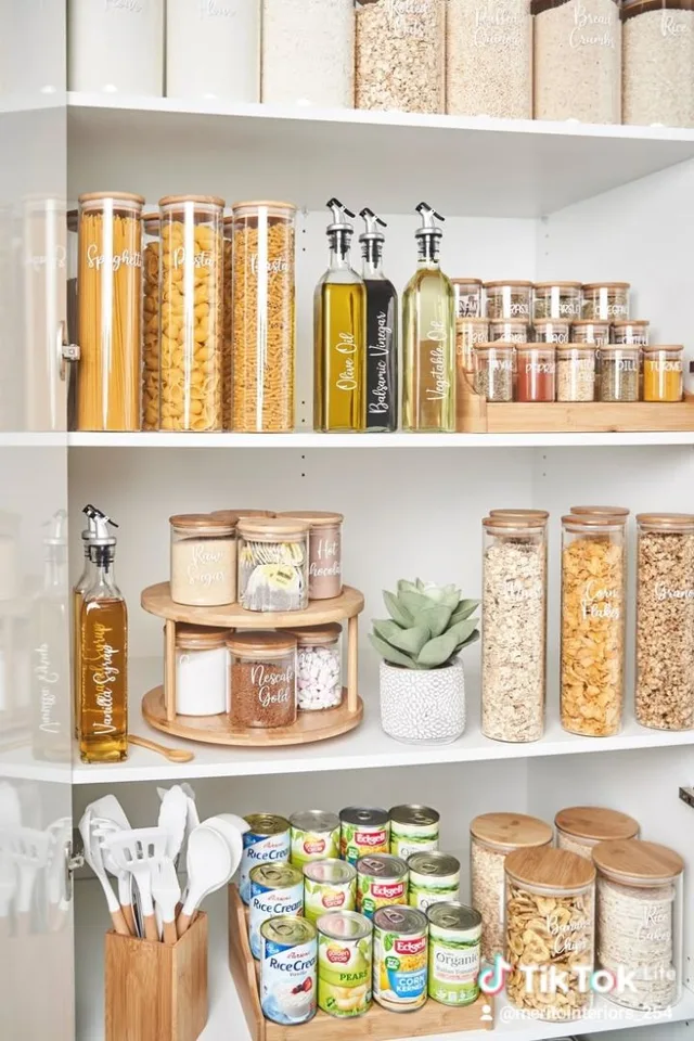 Sphagetti glass jar with bamboo lid