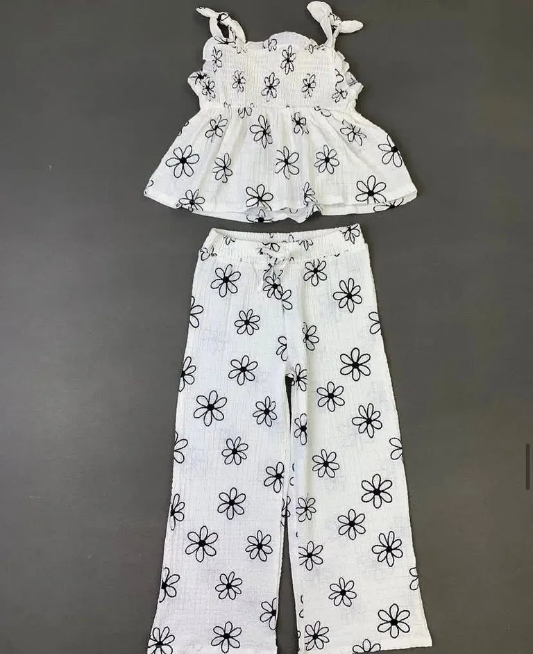 wo-Piece Summer Outfit