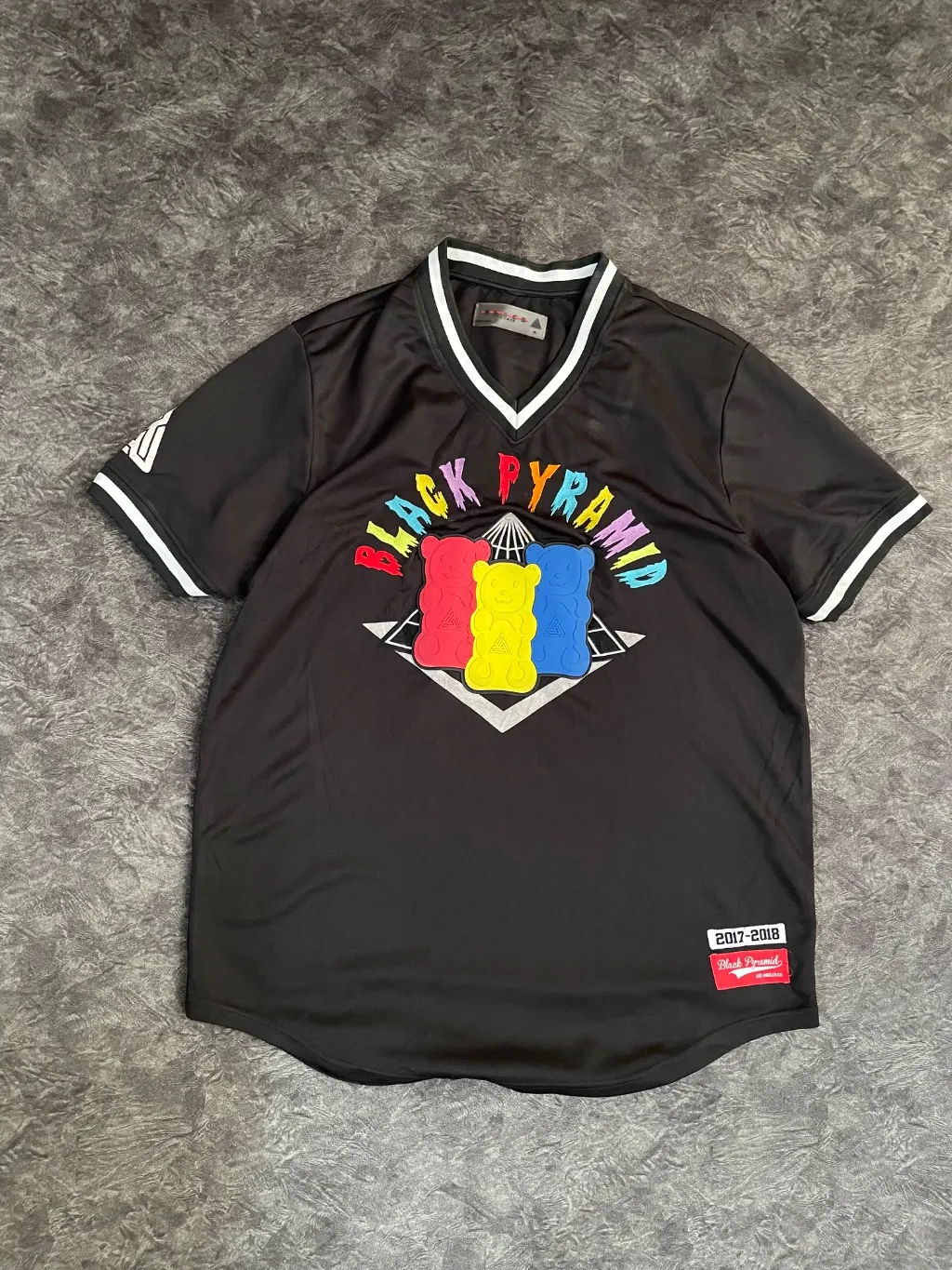 Black pyramid Jersey