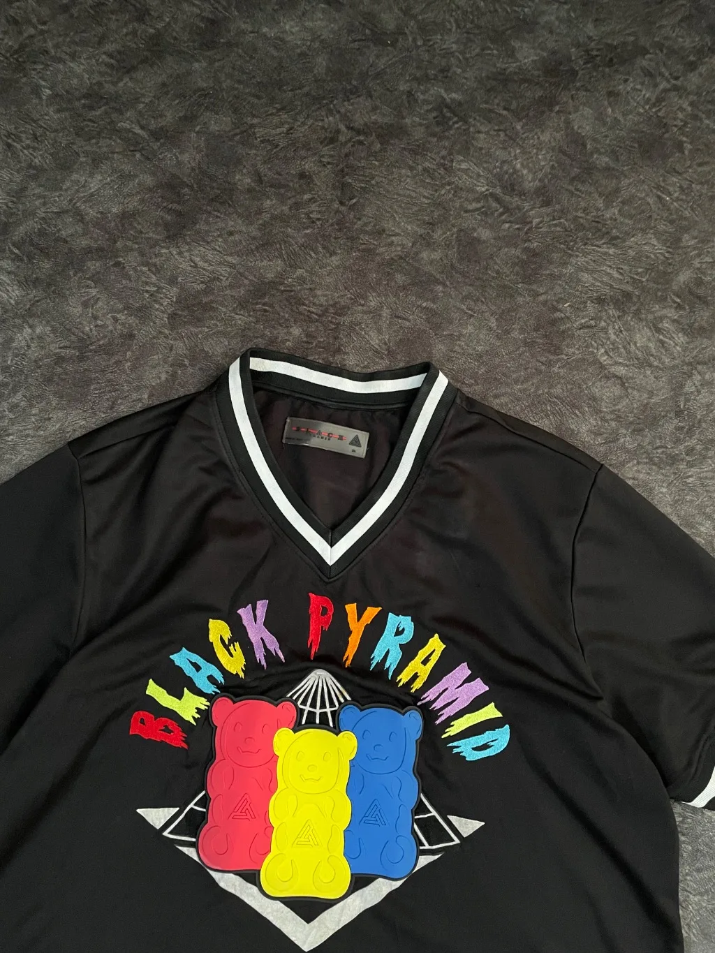 Black pyramid Jersey