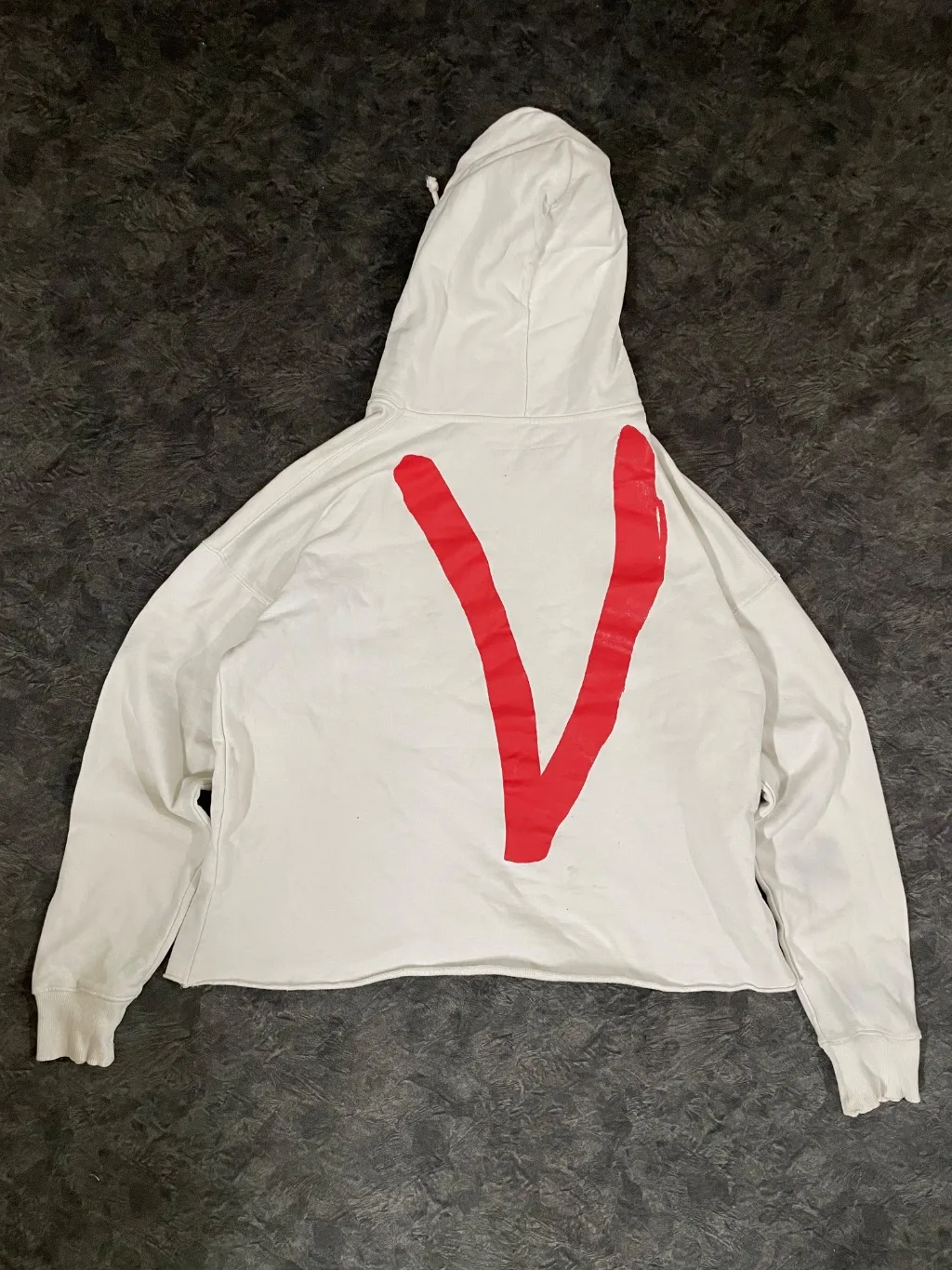 V-lone cropped hoodie