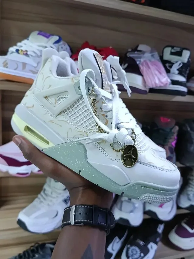 Air Jordan 4 Retro SE "Somos Eternos"