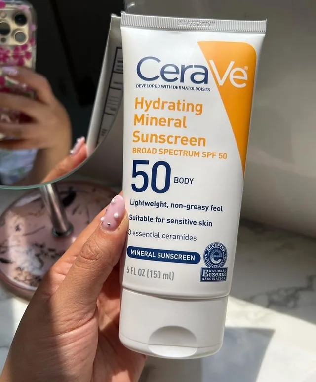 CeraVe Hydrating Mineral Sunscreen SPF 50 Body