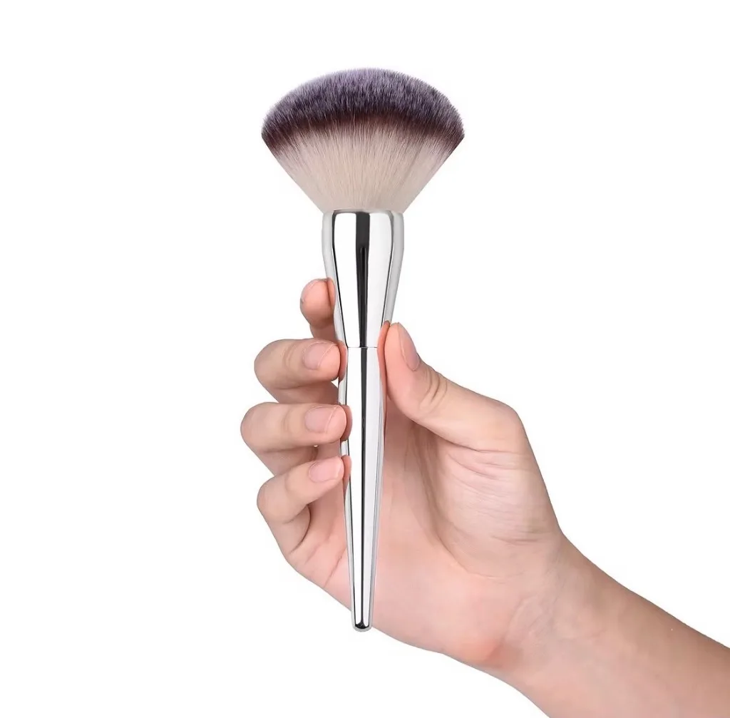 Powder brush