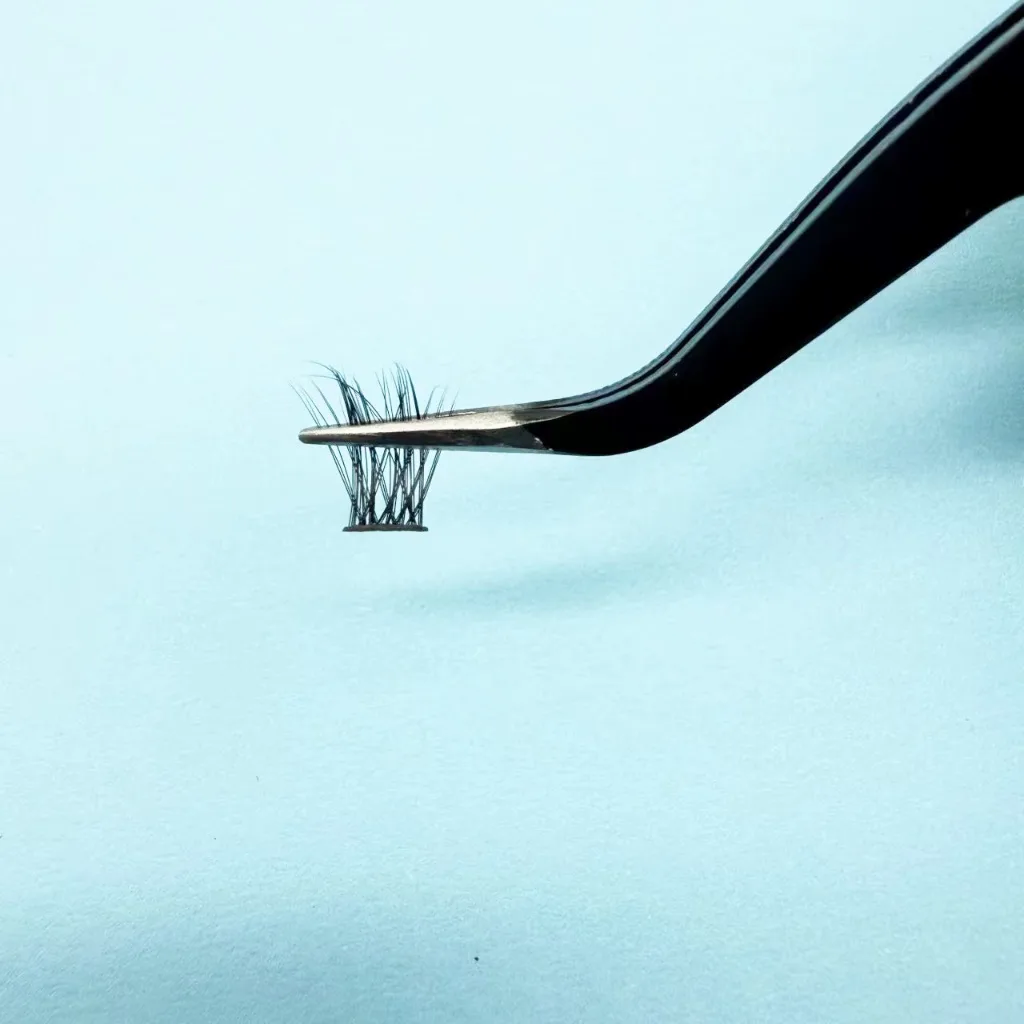Eyelash tweezers